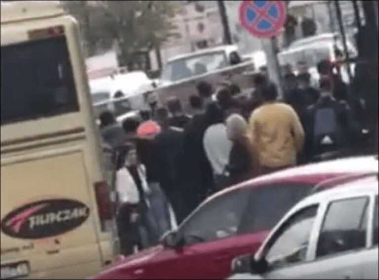 Kërcet arma në Fushë Kosovë, rrihet keq polici, shikoni pamjet