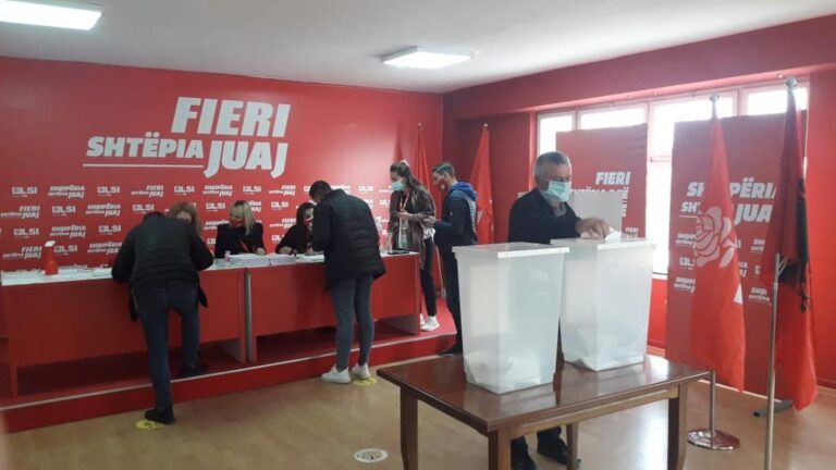 VIDEO/ Zgjedhjet në LSI, mijëra të rinj votojnë të parët për drejtuesit e rinj