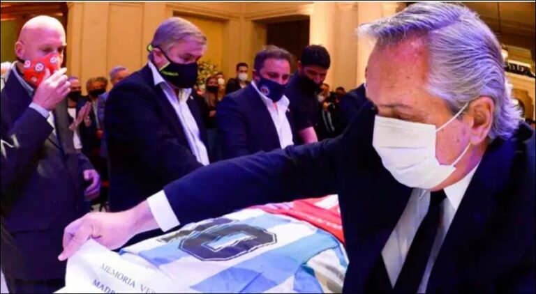 Politikë me Maradonën, presidenti: Ata nuk e dinë ç’është Diego për njerëzit