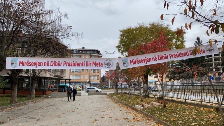 Presidenti Meta merr pjesë në ceremoninë solemne për 111-vjetorin e Kongresit të Dibrës
