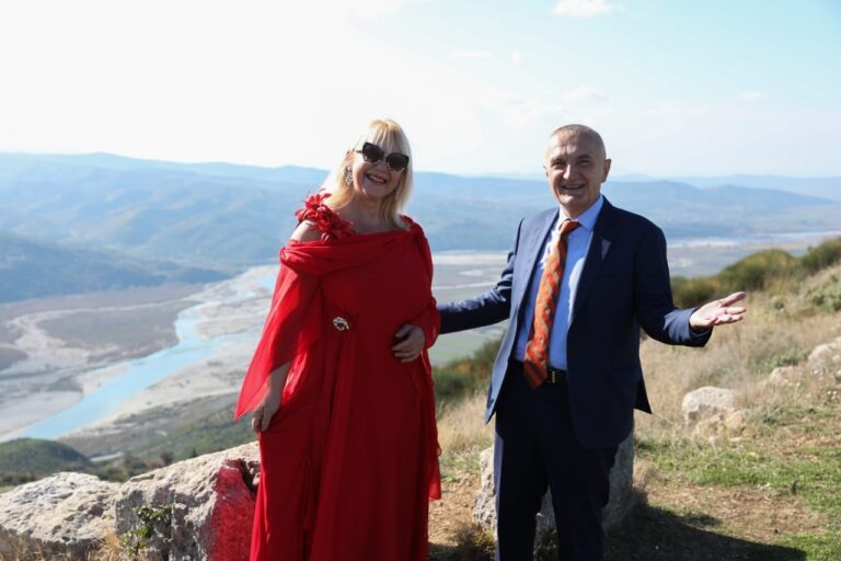 Presidenti Meta viziton Bylysin: Nuk duhet ta lini pa e parë!