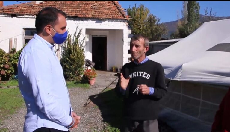 Kryefamiljari në Fushë-Milot: Jetojmë ende në çadër, pasi erdhi Basha më është mbyllur çdo derë institucioni