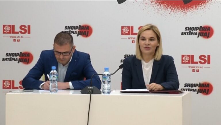 Kryemadhi: Qeveria po tallet me studentët dhe familjet e tyre