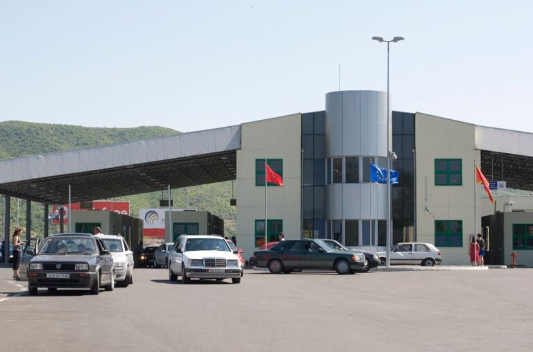 Ndryshon kalimi për shqiptarët që duan të ikin drejt Malit të Zi