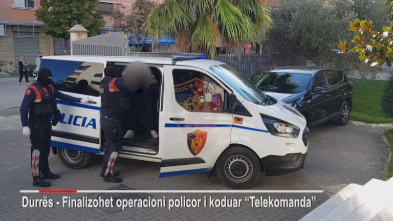 Sekuestrohen mitraloz, kallashnikov, municion e drogë, në pranga dy trafikantët (Video)