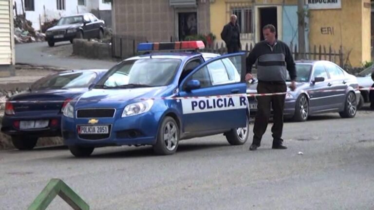Vritet me armë zjarri një 22-vjeçar. Dyshohet se është qëlluar nga shoku i tij