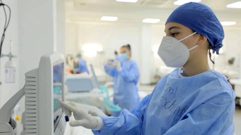 Viktimat rriten çdo ditë, Rama bën gati spitalin COVID4