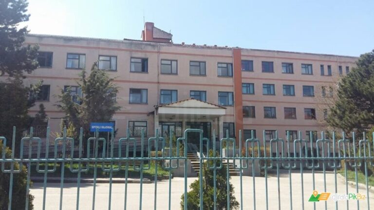 Ngjarje e rëndë në Korçë, plagos vëllain me thikë