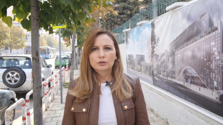 “Në rrënojat e Sami Frashërit, 10 ditë pas inagurimit nuk punon askush”. Jorida Tabaku përsërit 4 pyetjet për Ramën e Veliajn