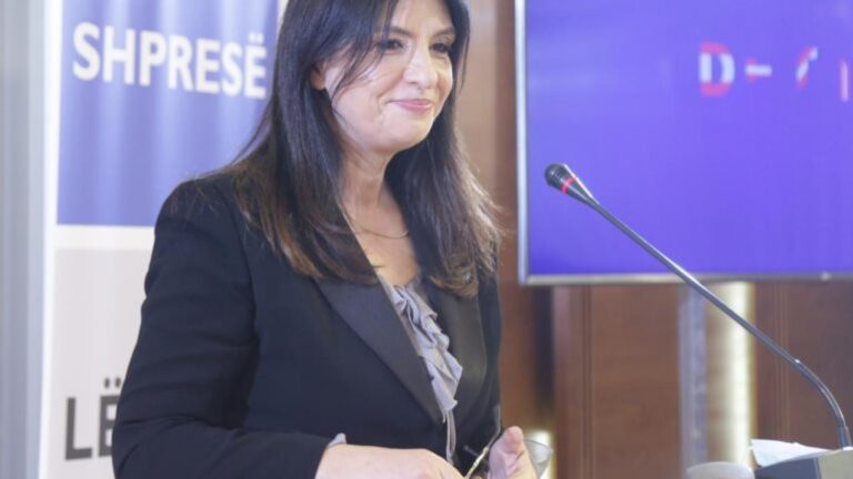 Regjistrohet në gjykatë partia e Jozefina Topallit, “Lëvizja për Ndryshim”