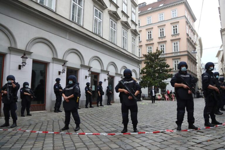 Sulmi terrorist në Austri, qeveria mbyll dy xhami