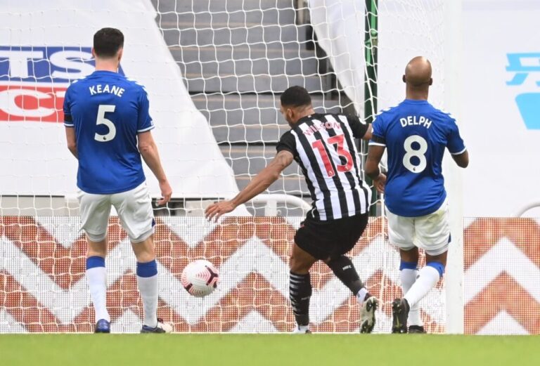 Newcastle i shkakton humbjen e dytë radhazi Evertonit të Ancelottit (VIDEO)