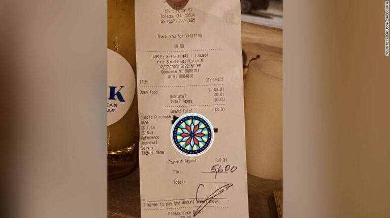 5600 dollarë bakshish nga një klient i kënaqur