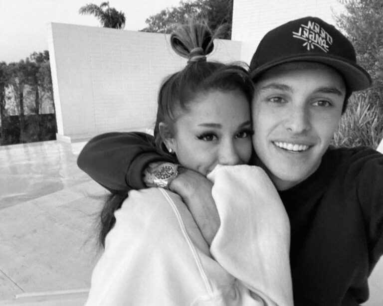 Ariana Grande jo më beqare, shpall fejesën (FOTO)