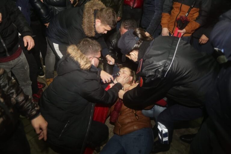 Protesta për Klodianin, Ministria e Shëndetësisë: 18 persona të lënduar