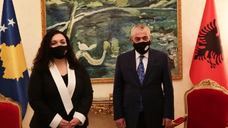 Ruçi pret Vjosa Osmanin: Të mos lejojmë që e vërteta për Kosovën të përmbyset para syve tanë