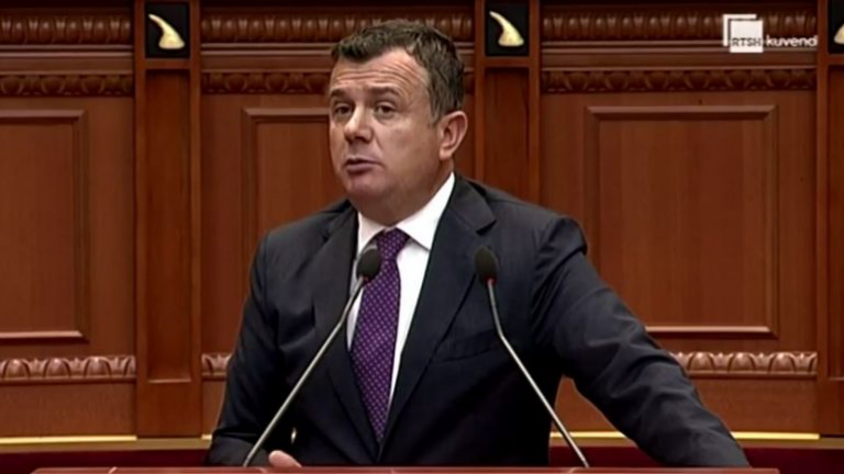 Balla bën krahasimin: Italia s’ka rindërtuar ende banesat, ne…