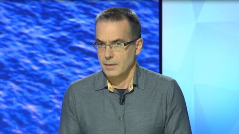 Artan Hoxha: Republika në fundin e Rilindjes së Dytë
