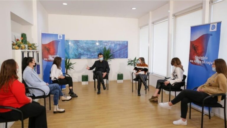 Basha u prezanton studentëve planin e qeverisjes: Për ta qeveria duhet të investonte më shumë