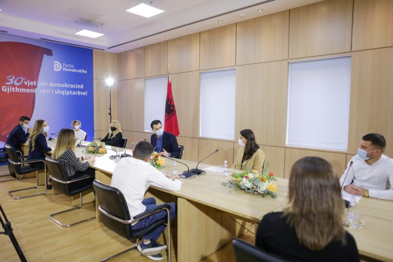 Basha: Ndryshimi do të nisë me largimin e Ramës