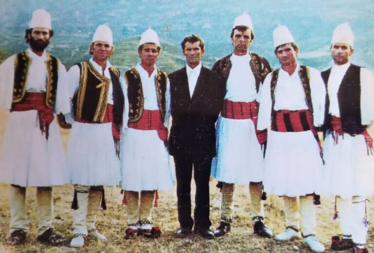 Feti Brahimi, gjashtë violina dhe një penë e artë