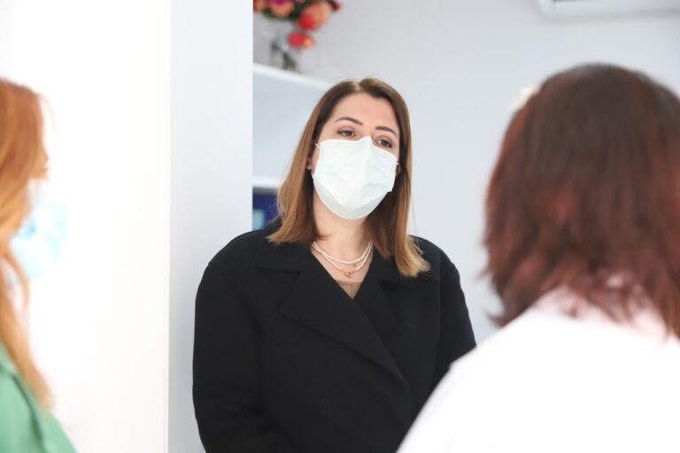 Qendra e re shëndetësore në Vaqarr, Manastirliu: Deri tani janë vaksinuar 200 mijë qytetarë