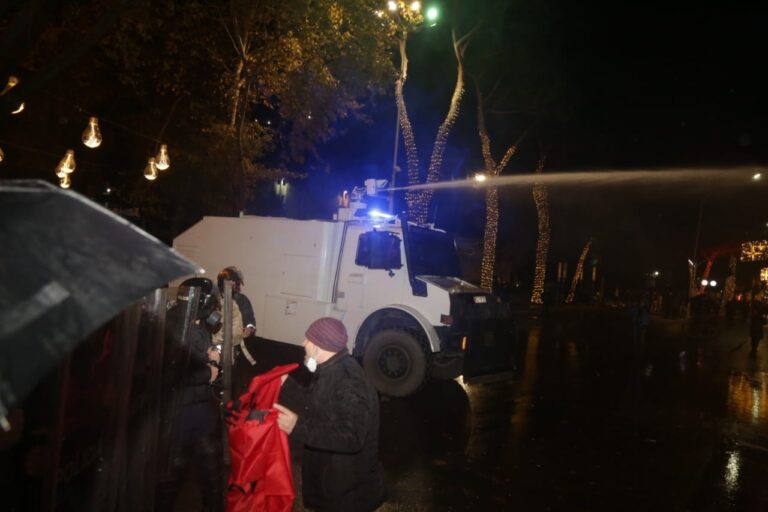 Denoncimi: Policë civilë rrihnin kafshërisht të rinjtë. Ky nuk është shtet, por bandë