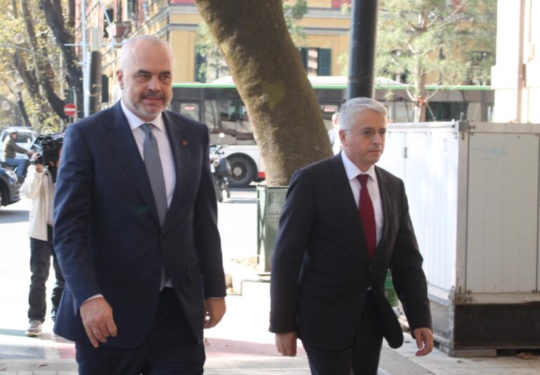 Ikën Ministri i Brendshëm, Rama: Lleshaj më ka dorëzuar dorëheqjen
