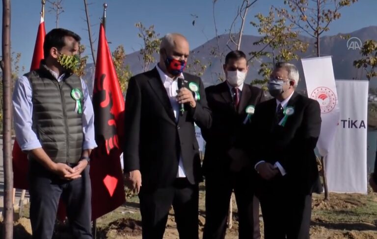 Erdogan futet në librin ”Guinness”, ambasadori turk flet hapur: I dhatë paratë Ramës (VIDEO)