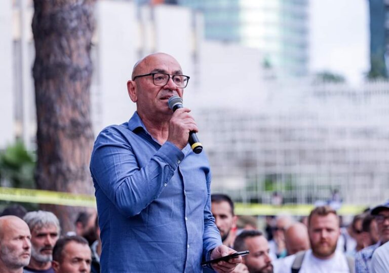 ”Teatri fitoi, por kjo betejë do të vazhdojë”, Budina: Rama dhe Veliaj të japin dorëheqjen