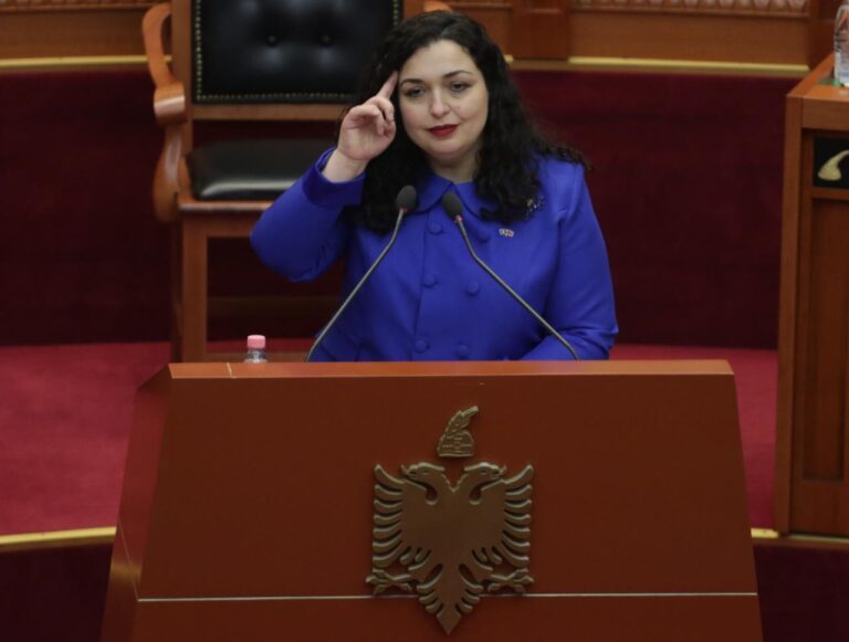 Dallimi mes një rilindase dhe Vjosa Osmanit