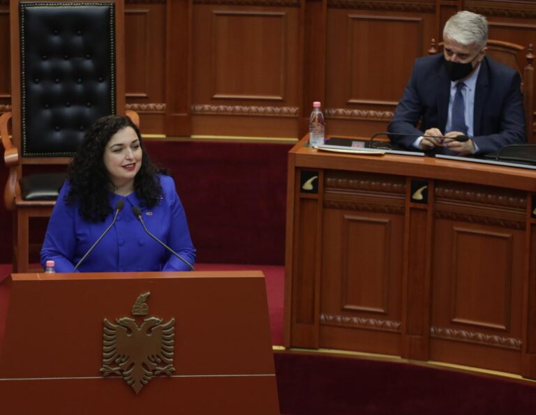 Vjosa Osmani: Askush në trojet shqiptare s’duhet ta ketë preokupim si të shpëtojë fytyrën e Serbisë