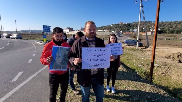 Protestë tek ”Rruga e Florinjtë”/Aktivistët thirrje qeverisë: Anulo koncesionin Milot-Fier