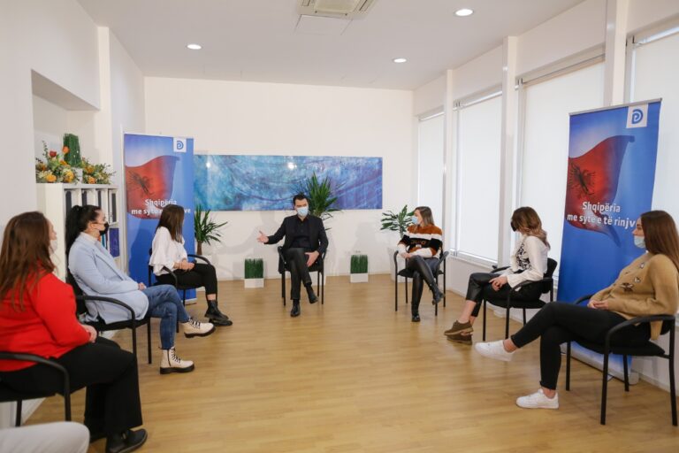Basha: Qeveria është bërë një gangrenë për ekonominë