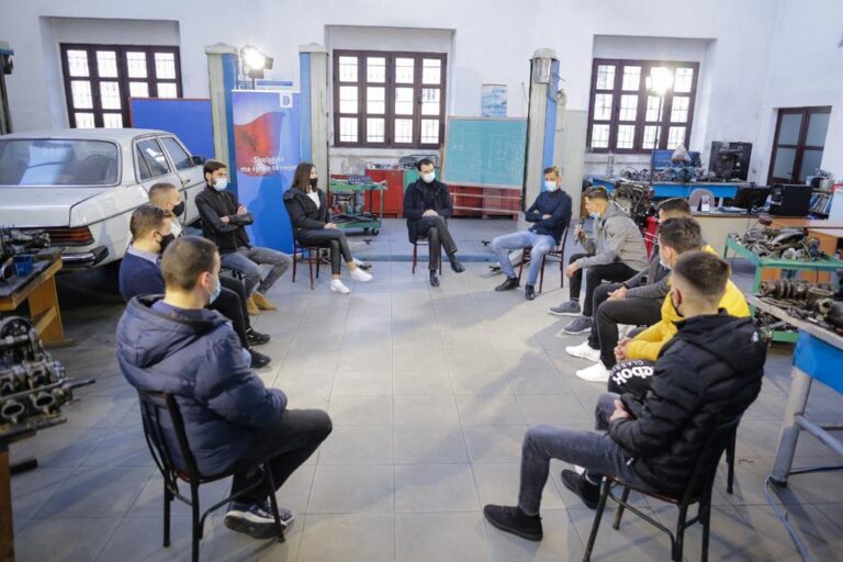 25 prilli, Basha: Betejë midis shqiptarëve dhe premtimeve të pambajtura