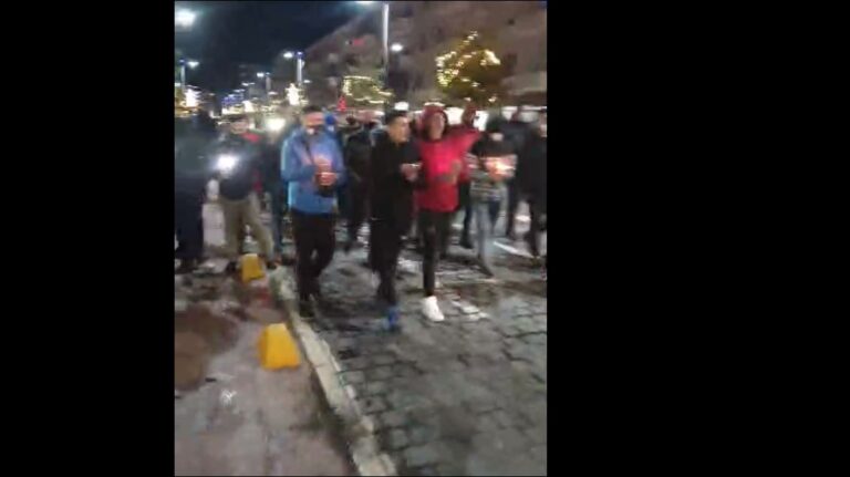 VIDEO/ Vrasja e Klodian Rashës nga policia, ndizet protesta dhe në Fier!
