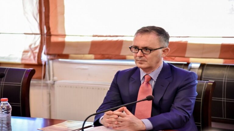 Protesta në të gjithë vendin, ambasadori italian: Kundër përplasjes