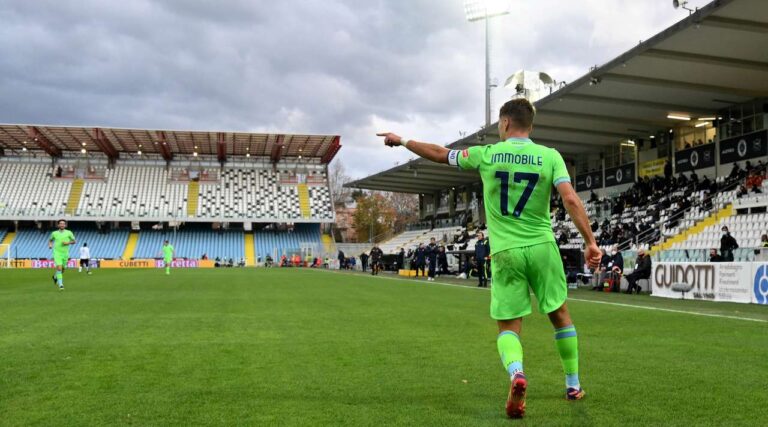 Lazio fiton me vuajtje ndaj SPAL, Strakosha e sheh ndeshjen nga stoli (VIDEO)