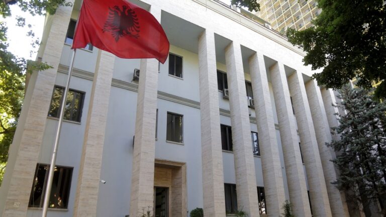 Këshilli i Emërimeve në Drejtësi mblidhet pas thirrjeve të ambasadorëve Kim e Soreca