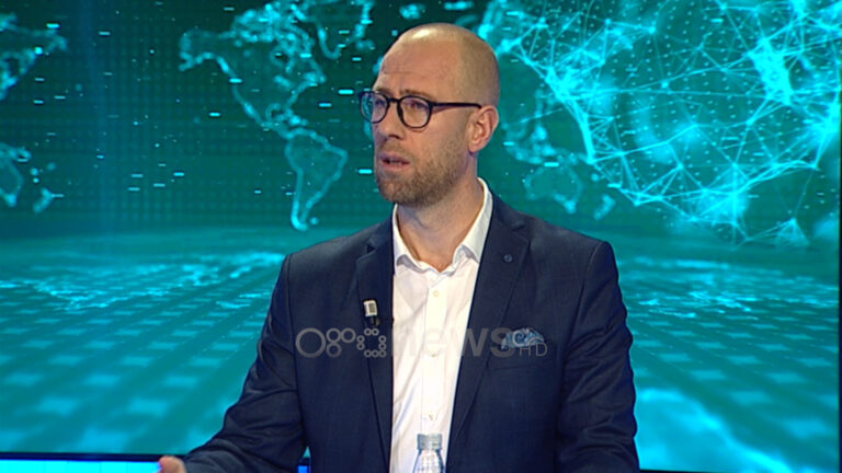 Kola: Protesta tregoi se policia është në konflikt me popullin. Propozimi i ministres së Arsimit, kriminal