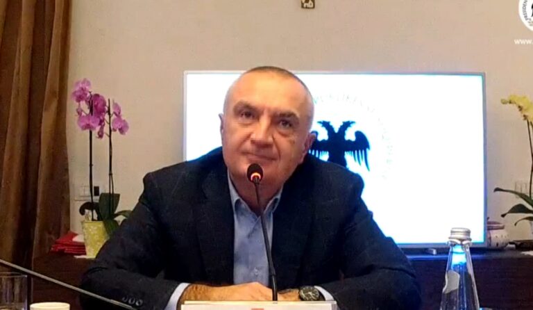 Presidenti Meta: Pas 30 vitesh, sistemi dhe pushteti shtyp ëndrrat e të rinjve