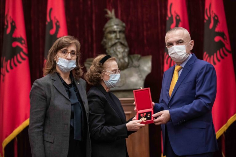 Presidenti Meta dekoron pas vdekjes me Titullin “Mjeshtër i Madh” artistin e shquar të muzikës shqiptare, Milto Vako
