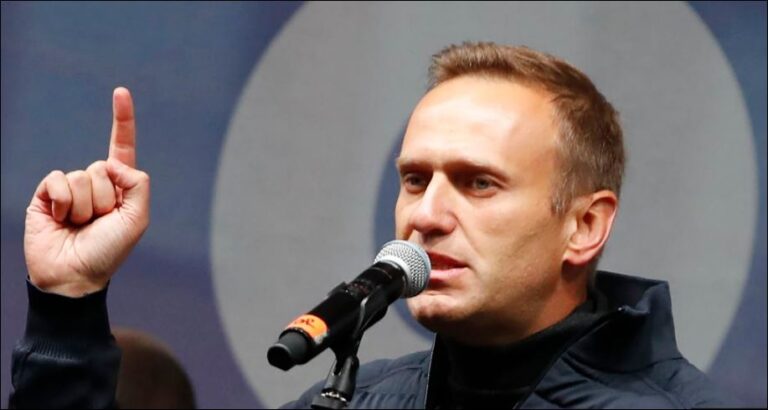 Hetimi: Opozitari Aleksei Navalny u helmua nga shteti rus