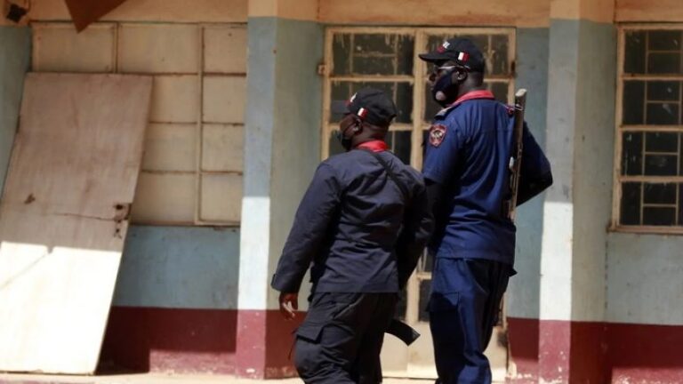 Grupet e armatosura rrëmbejnë qindra nxënës në Nigeri