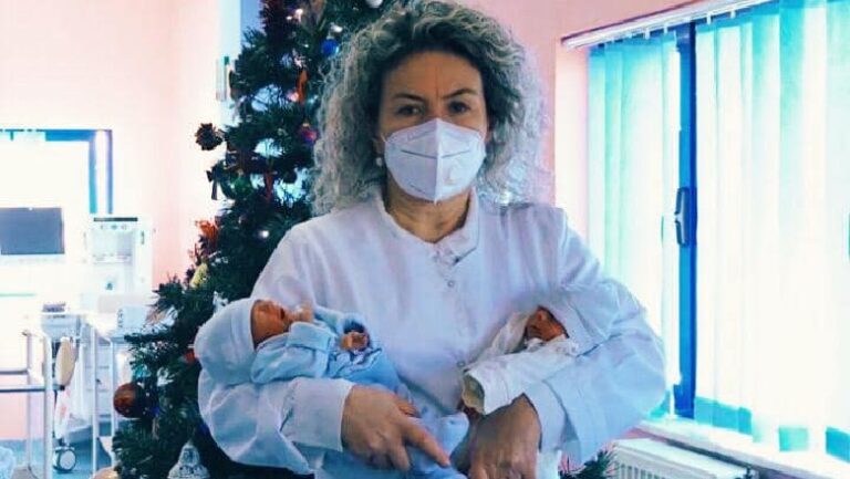 Binjakët lindën prematurë, Manastirliu: Na gëzuan zemrat, gati të kthehen në shtëpi