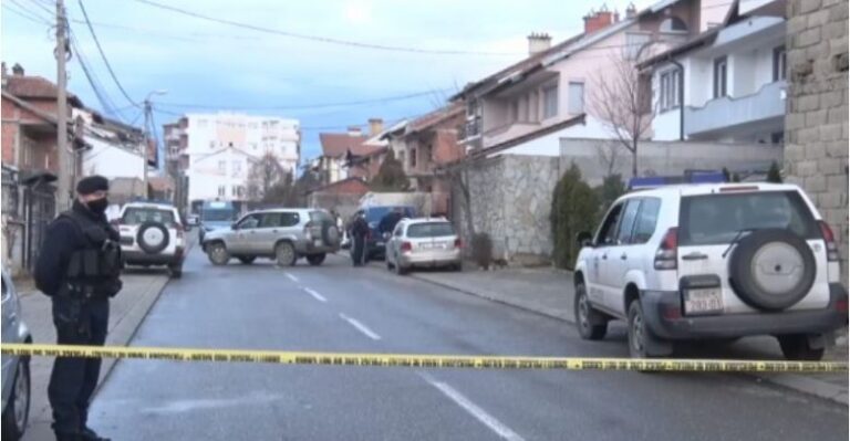 Detaje për vrasjen në Prizren/ Djali i nguli thikën babait në rrugë, dëshmitari pa gjithçka me sytë e tij