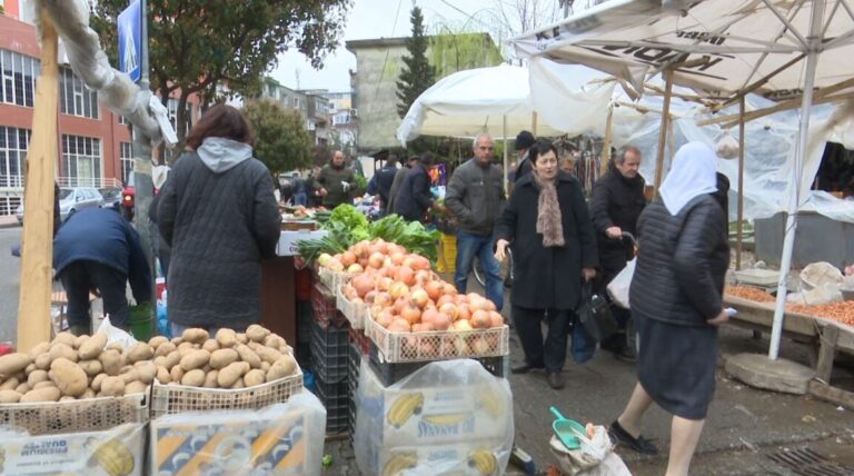 Çmime më të lira, por më pak blerës në vigjiljen e festave