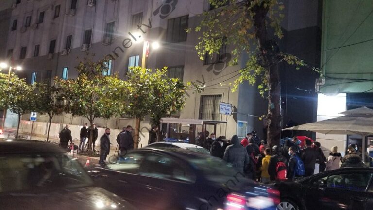 Vrasja e 25-vjeçarit, protesta edhe në Durrës
