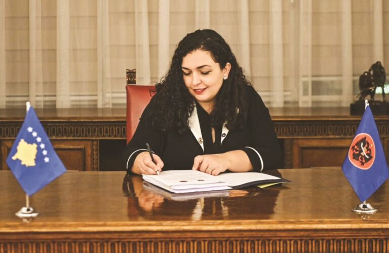 Mediat franceze për Presidenten e Kosovës Vjosa Osmani