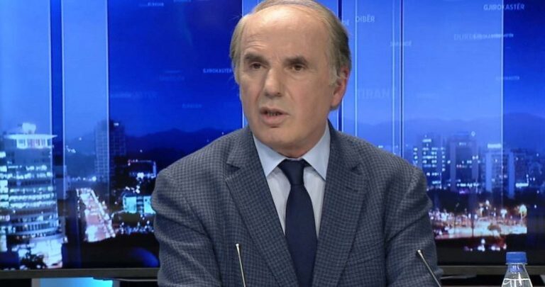 “Demokracia ka sot dy produkte të tmerrshme”, Zogaj rrëfen “8 Dhjetorin”: Akuzat e Ramës, spekulative!